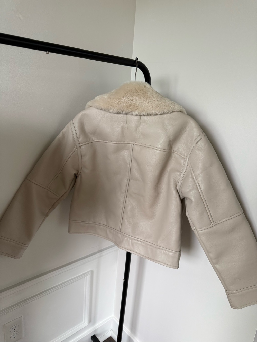 Abercrombie Never Worn Sherpa Coat - Picture 2 of 3